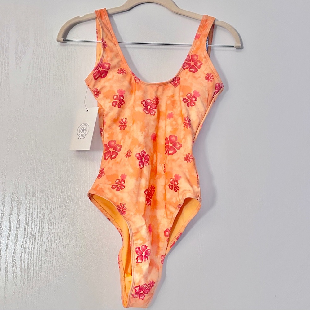 Dolls Kill SQUARE NECK 90S ONE-PIECE SWIMSUIT By
DAISY STREET - Picture 1 of 4
